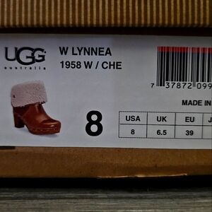 UGG size 8 chestnut Lynnea